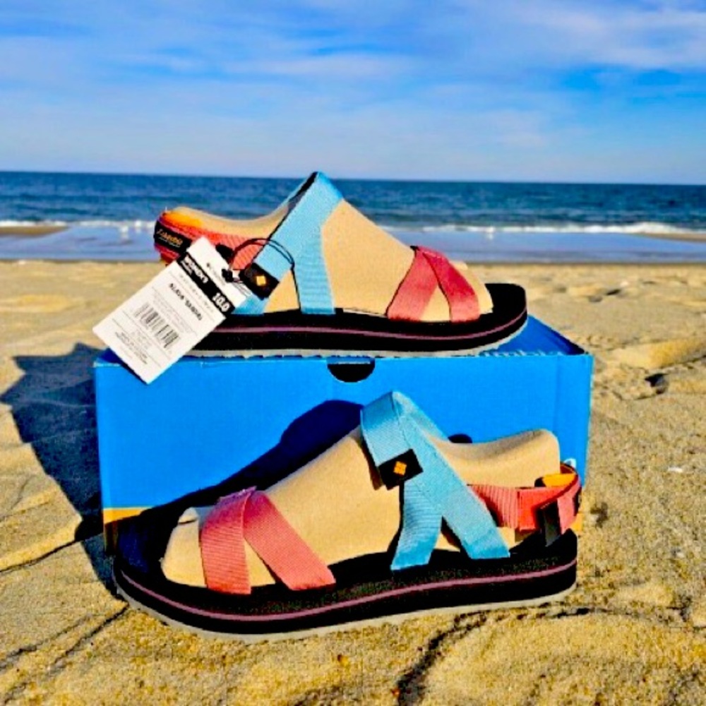 NWT Women's Colorful Alava Sandals